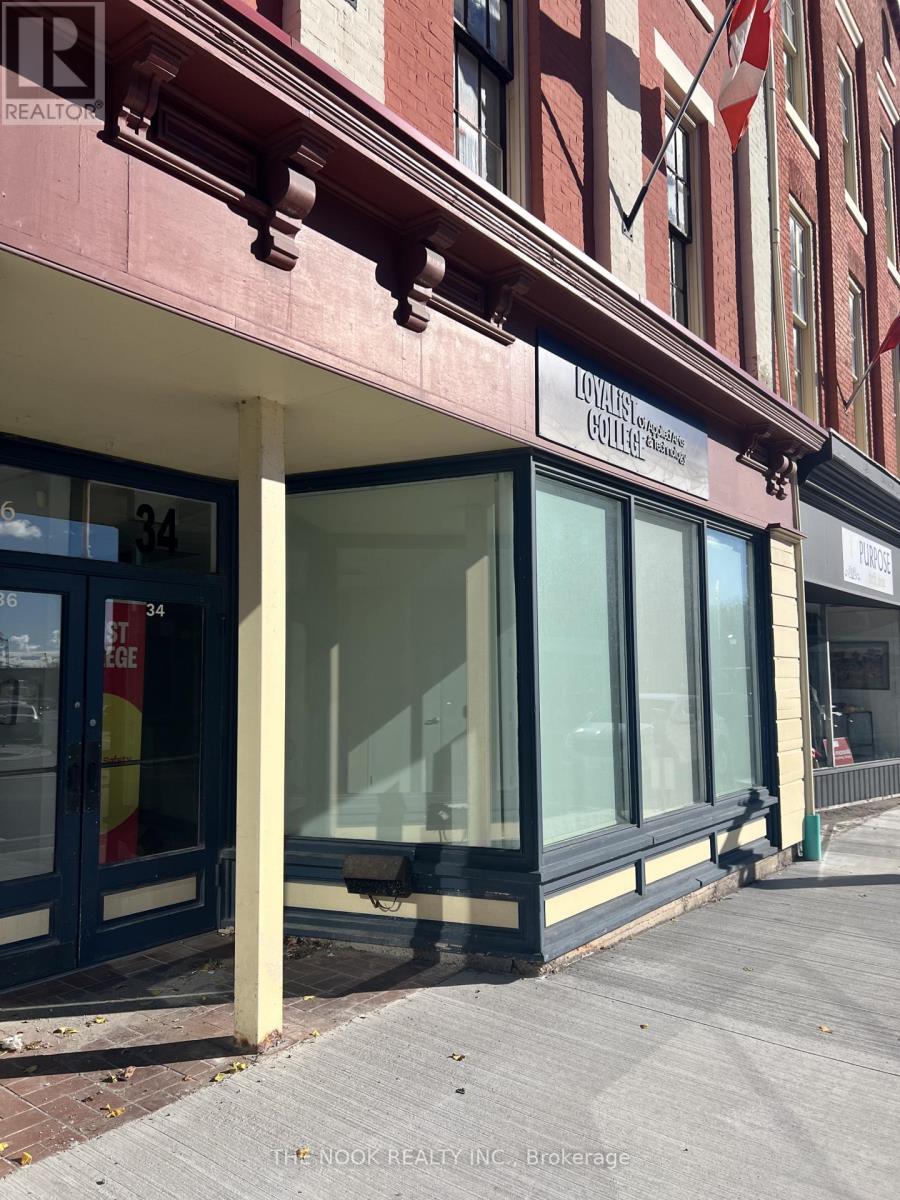 34 Walton Street, Port Hope, Ontario L1A 1N1 - Photo 4 - X12521492