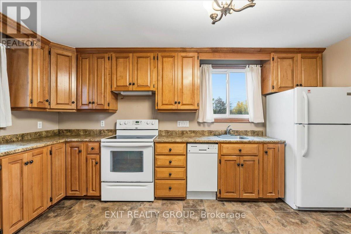 18178 Telephone Road, Quinte West, Ontario K8V 5P4 - Photo 12 - X12521540