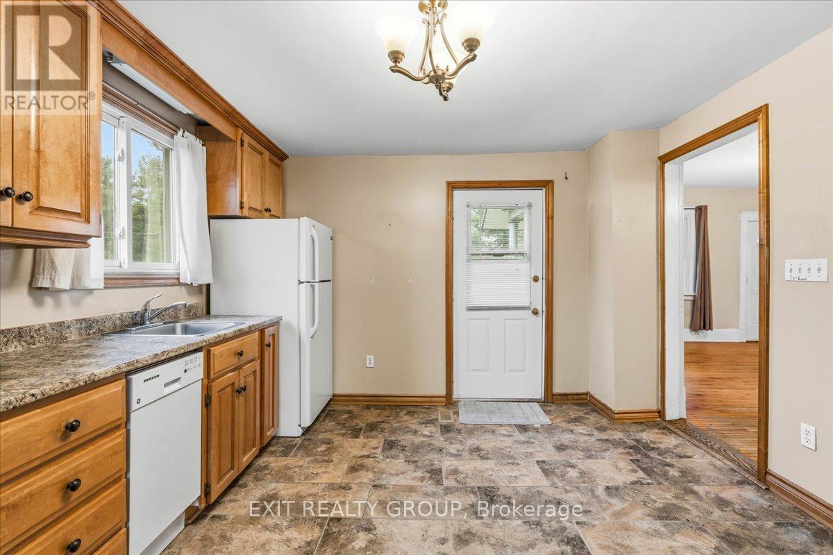 18178 Telephone Road, Quinte West, Ontario K8V 5P4 - Photo 9 - X12521540