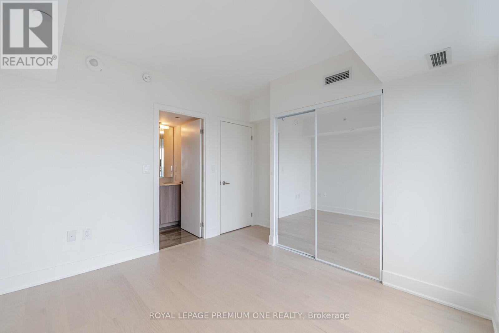 2607 - 955 Bay Street, Toronto, Ontario  M5S 0C6 - Photo 19 - C12521214