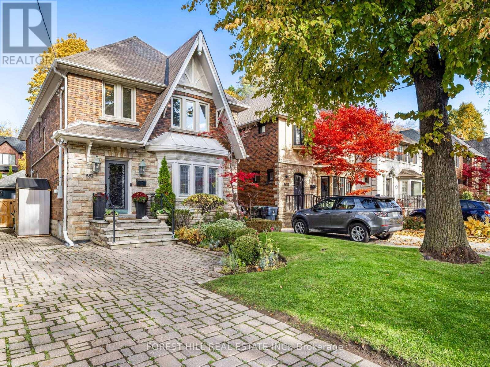 582 BRIAR HILL AVENUE, Toronto, Ontario