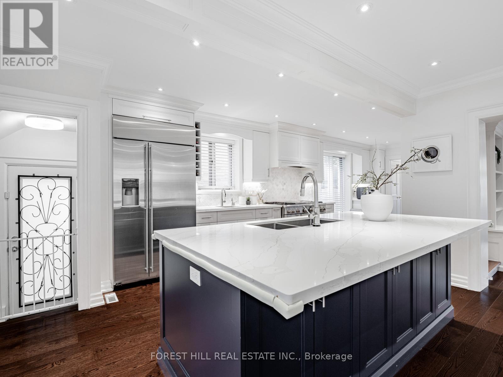 582 Briar Hill Avenue, Toronto, Ontario  M5N 1M9 - Photo 12 - C12521248