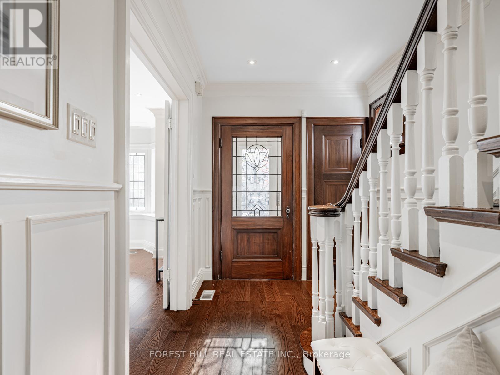 582 Briar Hill Avenue, Toronto, Ontario  M5N 1M9 - Photo 4 - C12521248