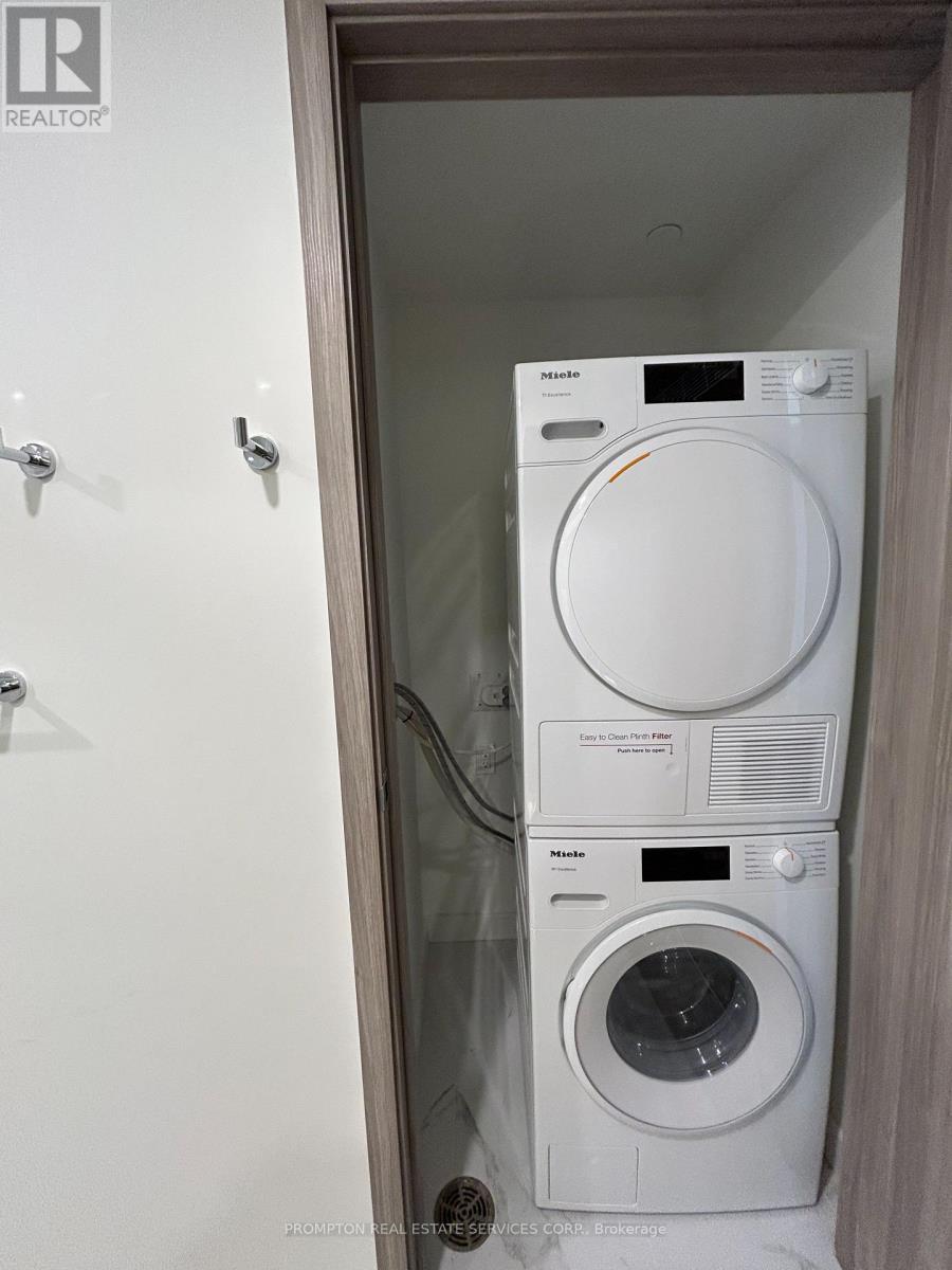 1908 - 1 Concord Cityplace Way, Toronto, Ontario  M5V 0X3 - Photo 9 - C12521336