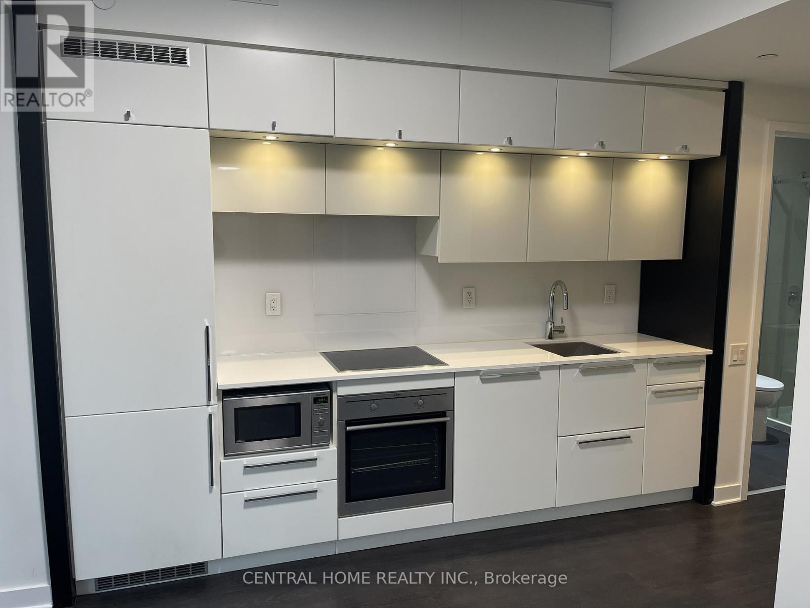 505 - 15 Grenville Street, Toronto (Bay Street Corridor), Ontario  M4Y 0B9 - Photo 4 - C12475876