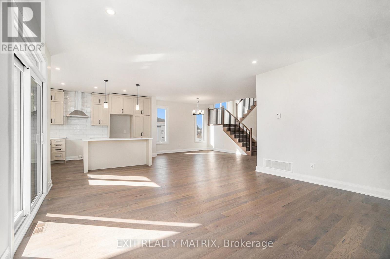 258 Sam Avenue, Russell, Ontario  K0A 1W0 - Photo 10 - X12521484