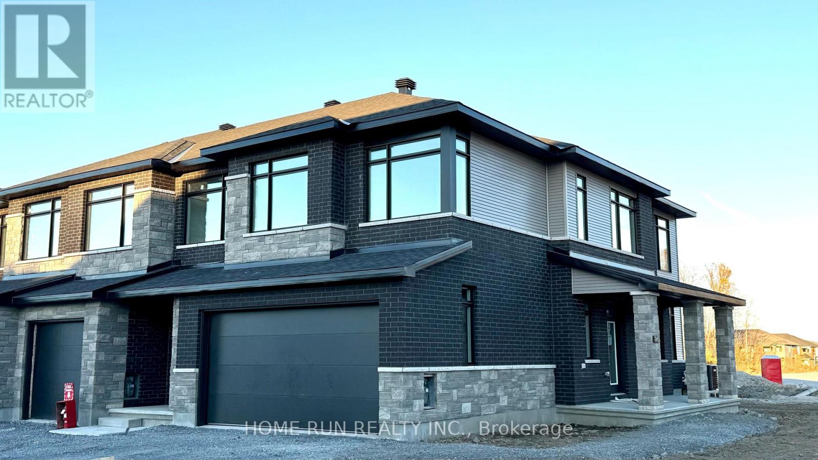 860 HUMMOCK WAY, Ottawa, Ontario