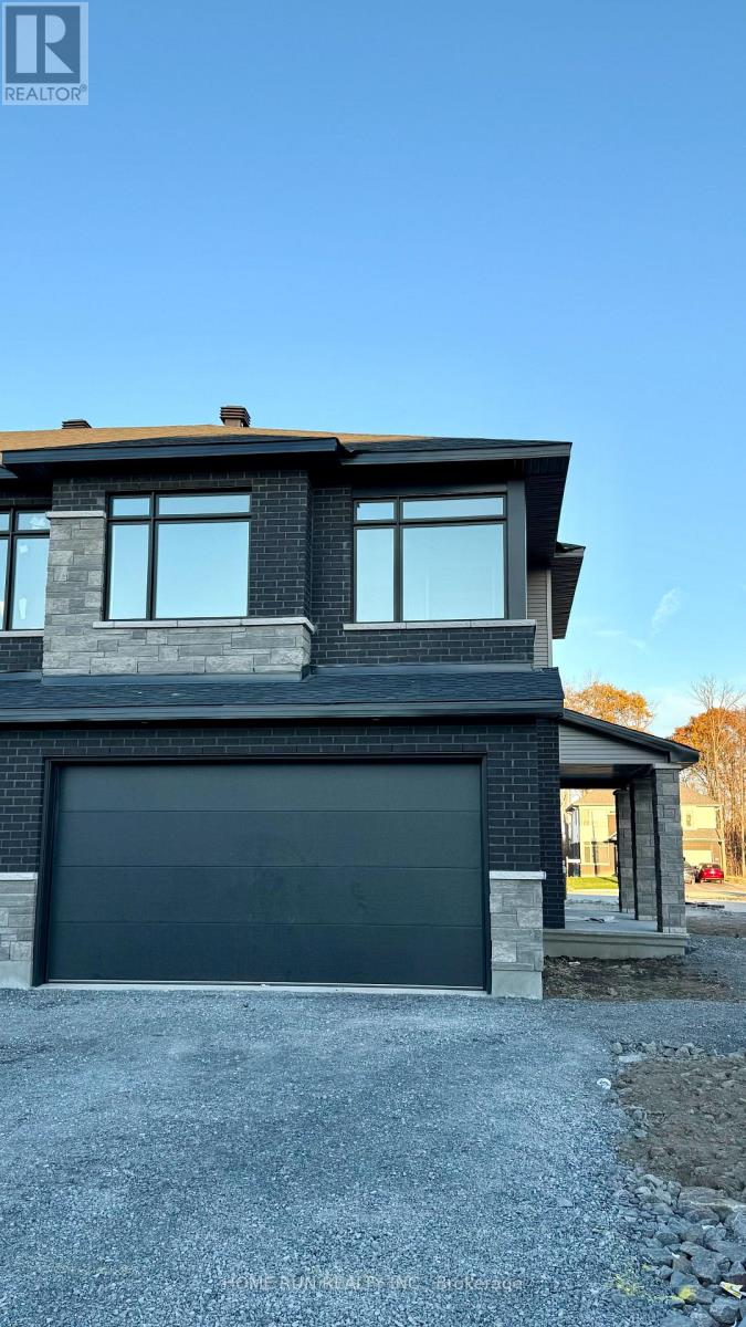 860 Hummock Way, Ottawa, Ontario K2K 0M7 - Photo 2 - X12521648