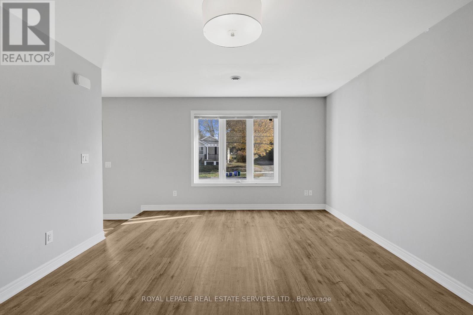 Main - 89 Louth Street, St. Catharines (Western Hill), Ontario  L2S 2T7 - Photo 5 - X12509378