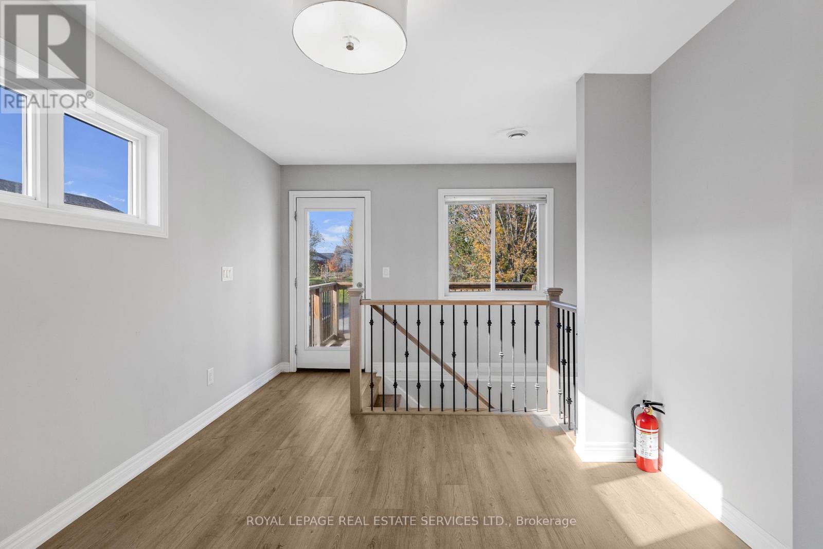 Main - 89 Louth Street, St. Catharines (Western Hill), Ontario  L2S 2T7 - Photo 7 - X12509378