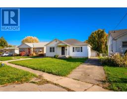 11 BONAVEM DRIVE, St. Catharines, Ontario