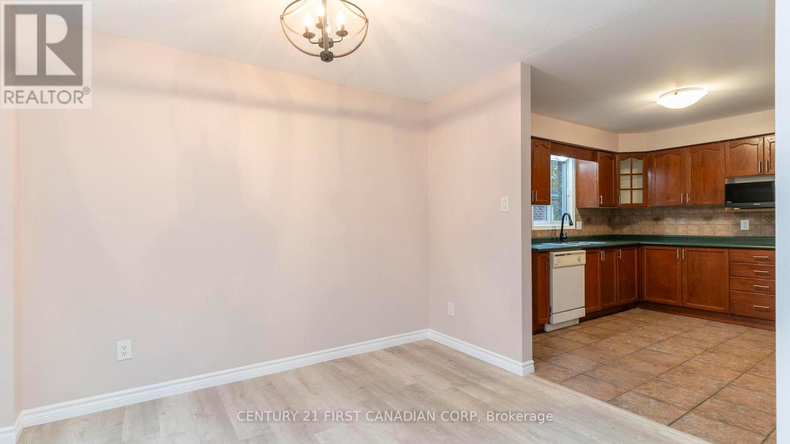 288 Jensen Road, London East (East D), Ontario  N5V 4X3 - Photo 15 - X12521390