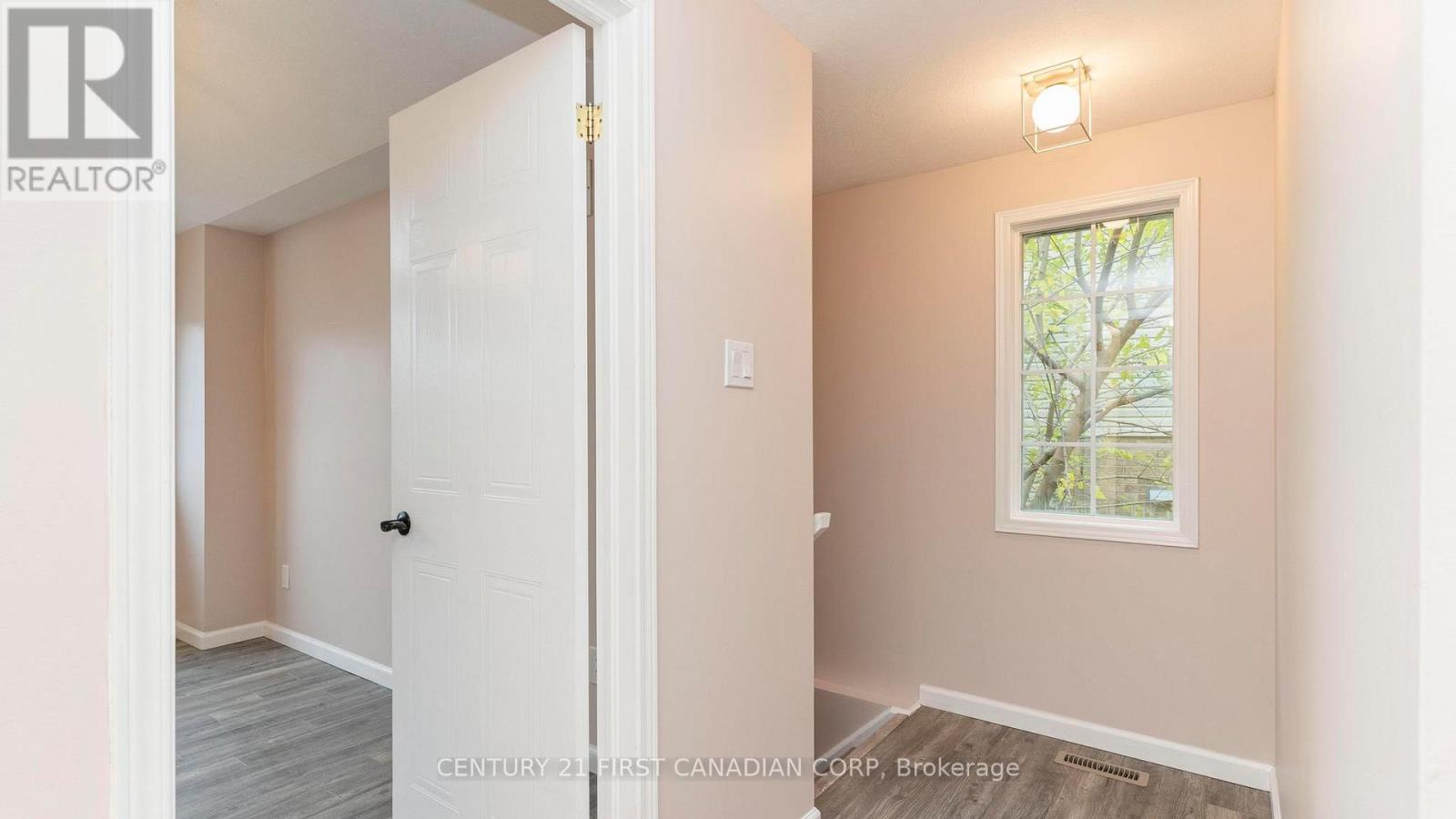 288 Jensen Road, London East (East D), Ontario  N5V 4X3 - Photo 17 - X12521390