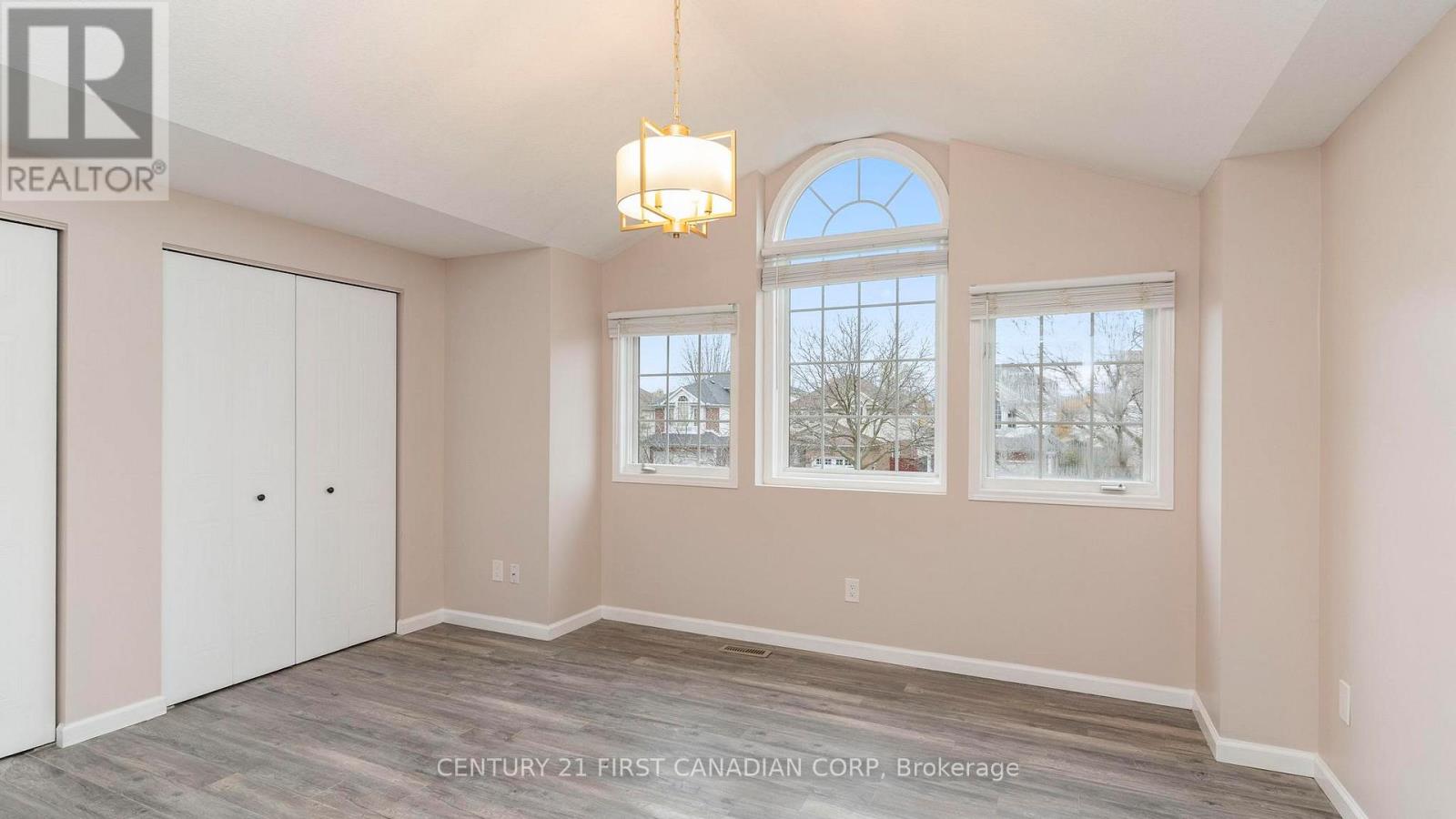 288 Jensen Road, London East (East D), Ontario  N5V 4X3 - Photo 18 - X12521390