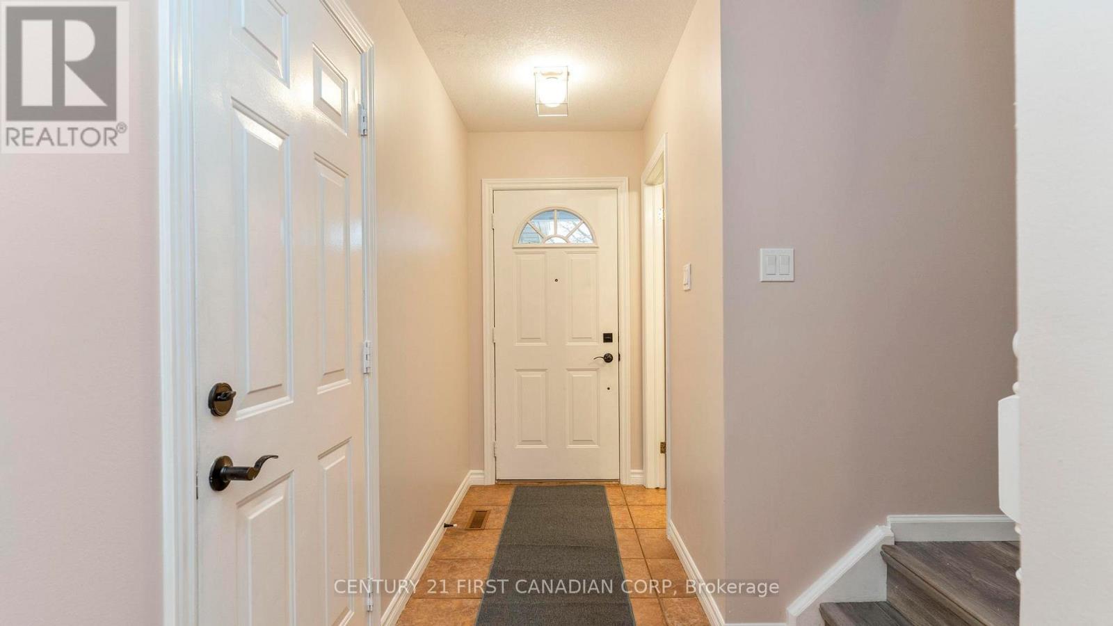 288 Jensen Road, London East (East D), Ontario  N5V 4X3 - Photo 4 - X12521390