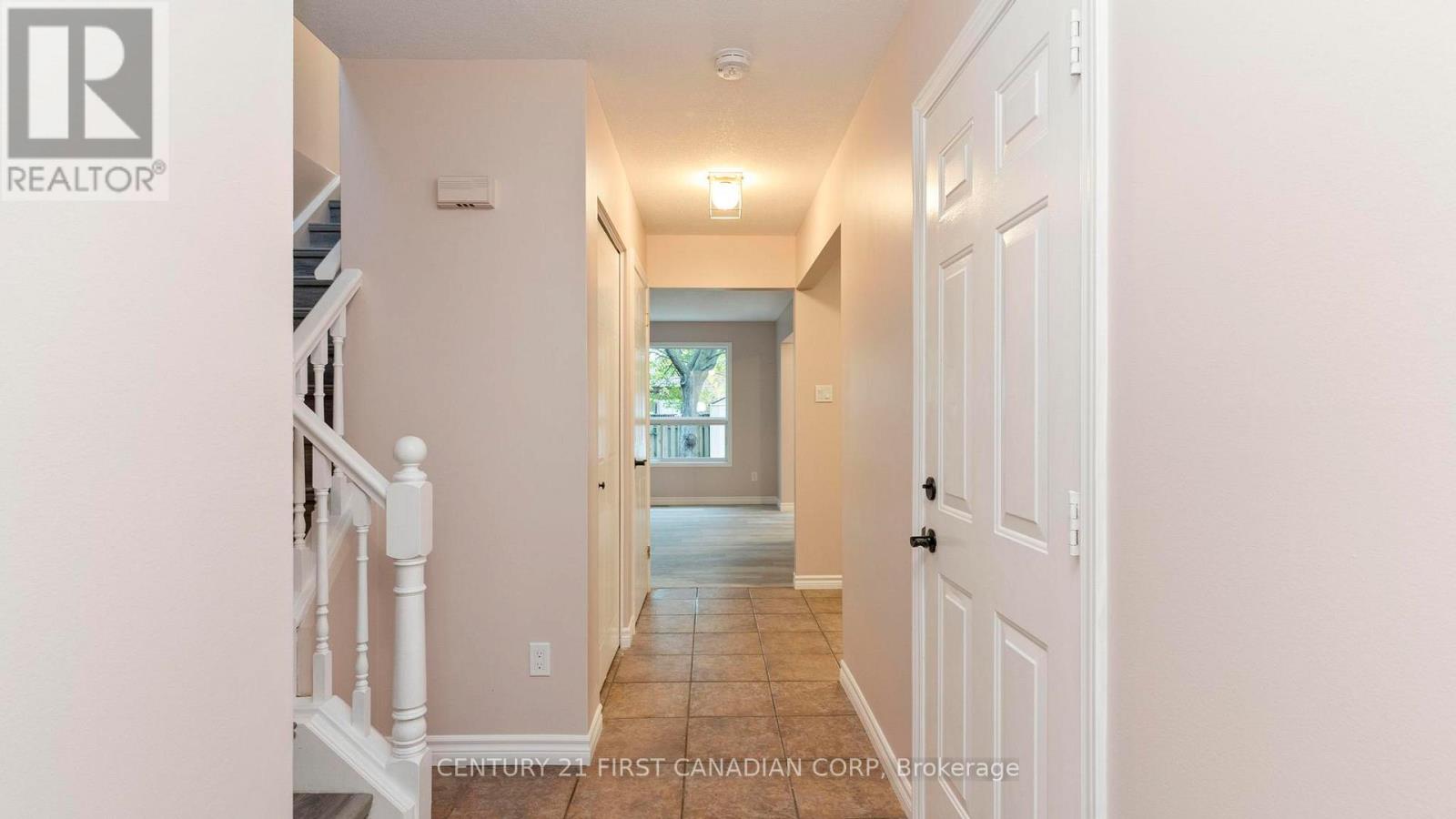 288 Jensen Road, London East (East D), Ontario  N5V 4X3 - Photo 5 - X12521390