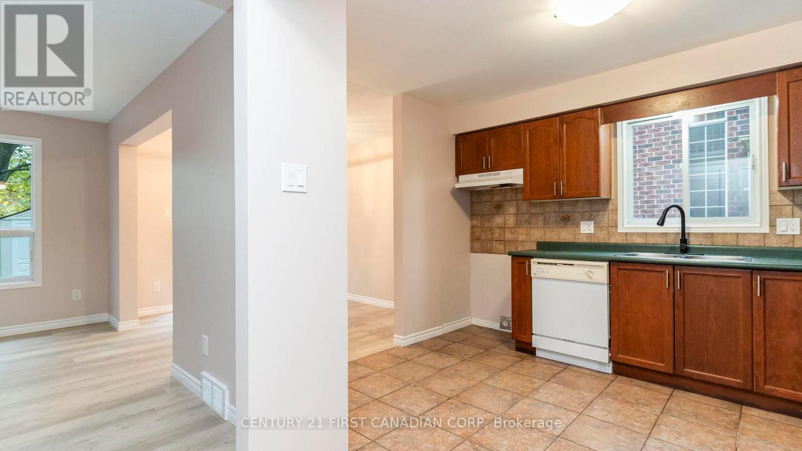 288 Jensen Road, London East (East D), Ontario  N5V 4X3 - Photo 7 - X12521390