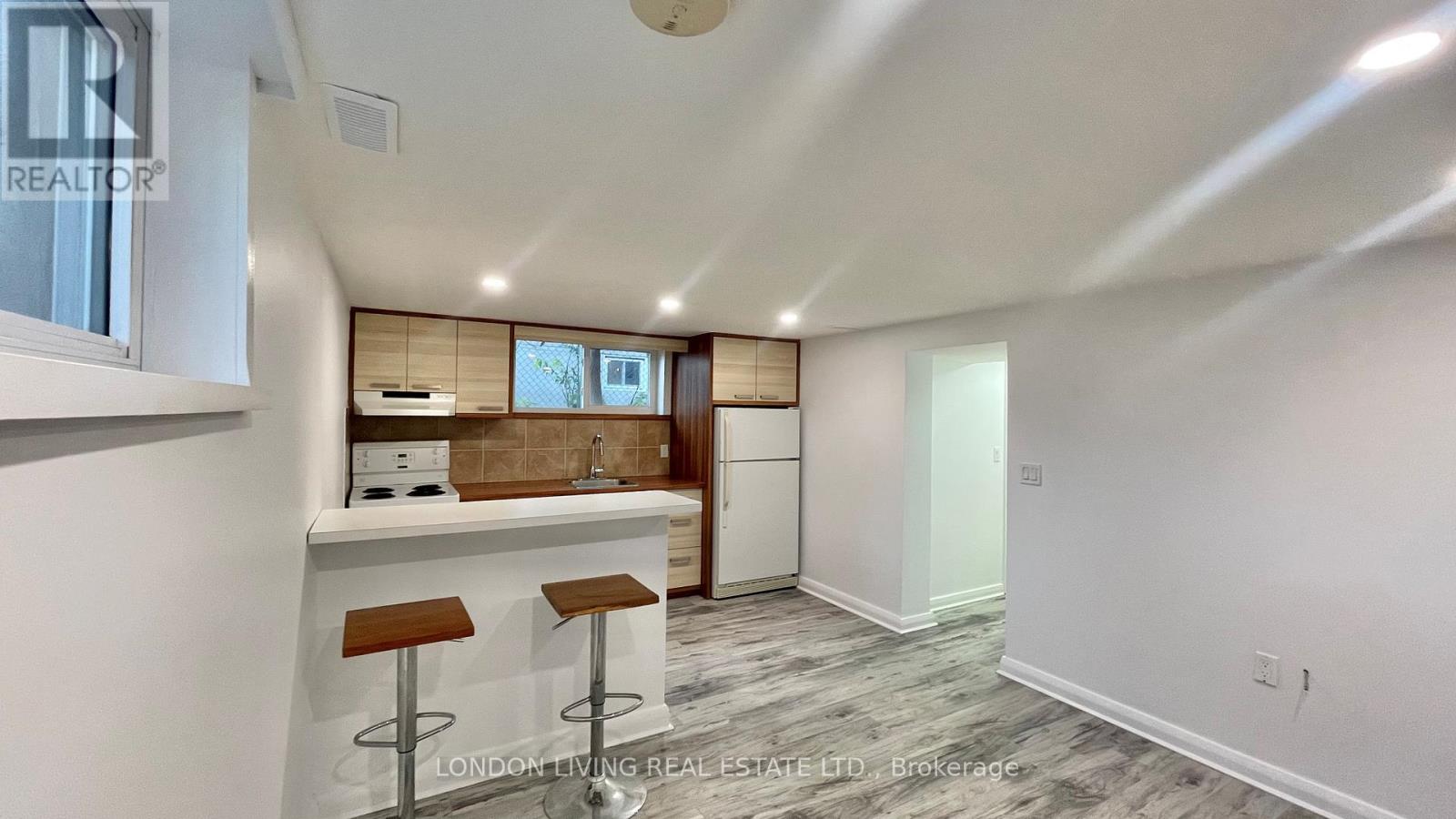 183 Cambridge Street, London North, Ontario  N6H 1N6 - Photo 4 - X12521394