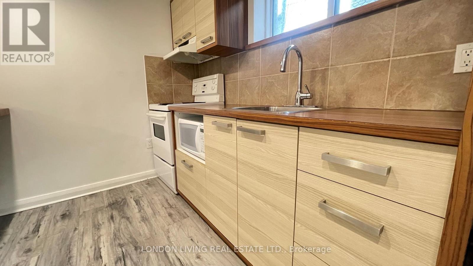 183 Cambridge Street, London North, Ontario  N6H 1N6 - Photo 5 - X12521394