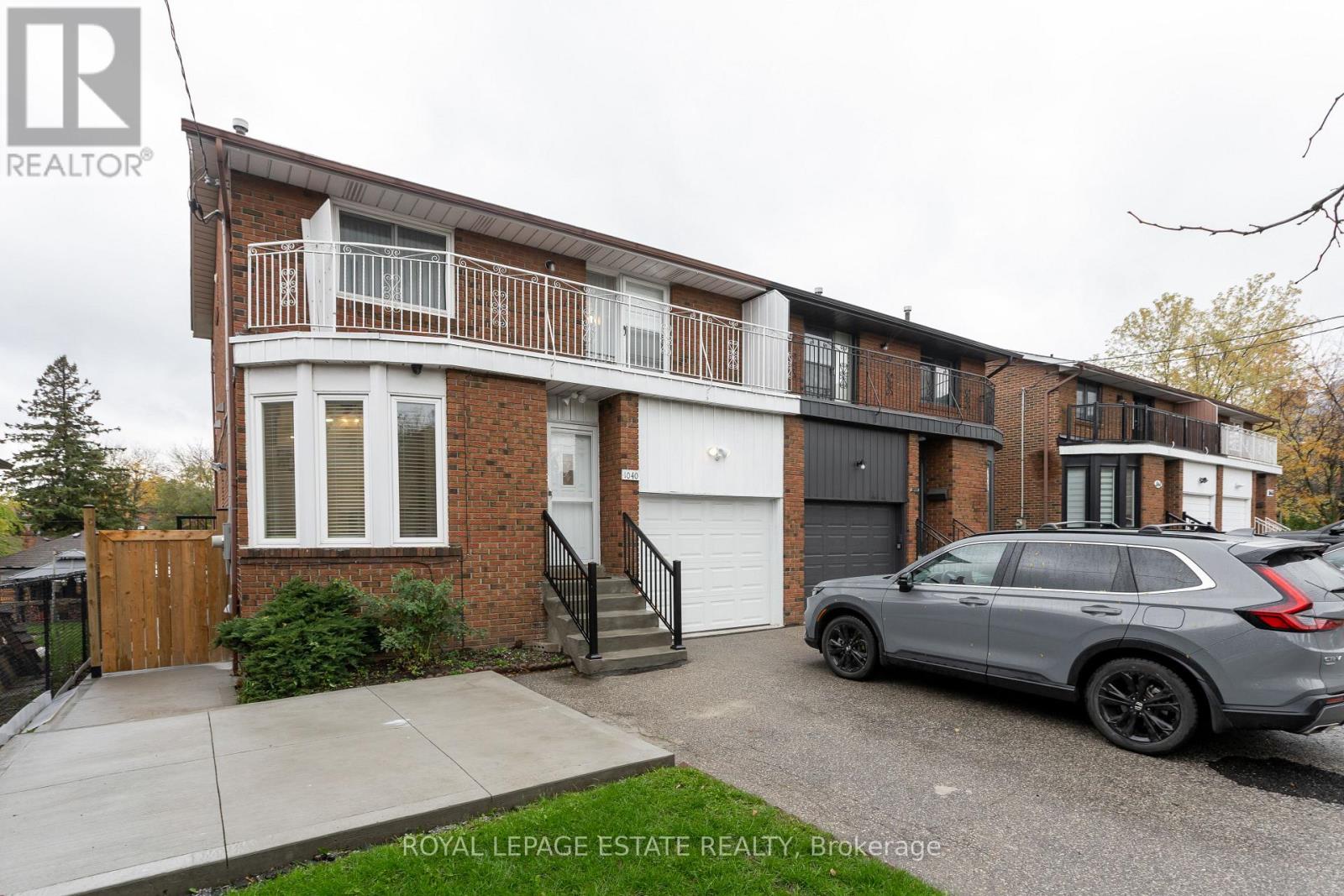 (LOWER) 1040 VICTORIA PARK AVENUE, Toronto, Ontario