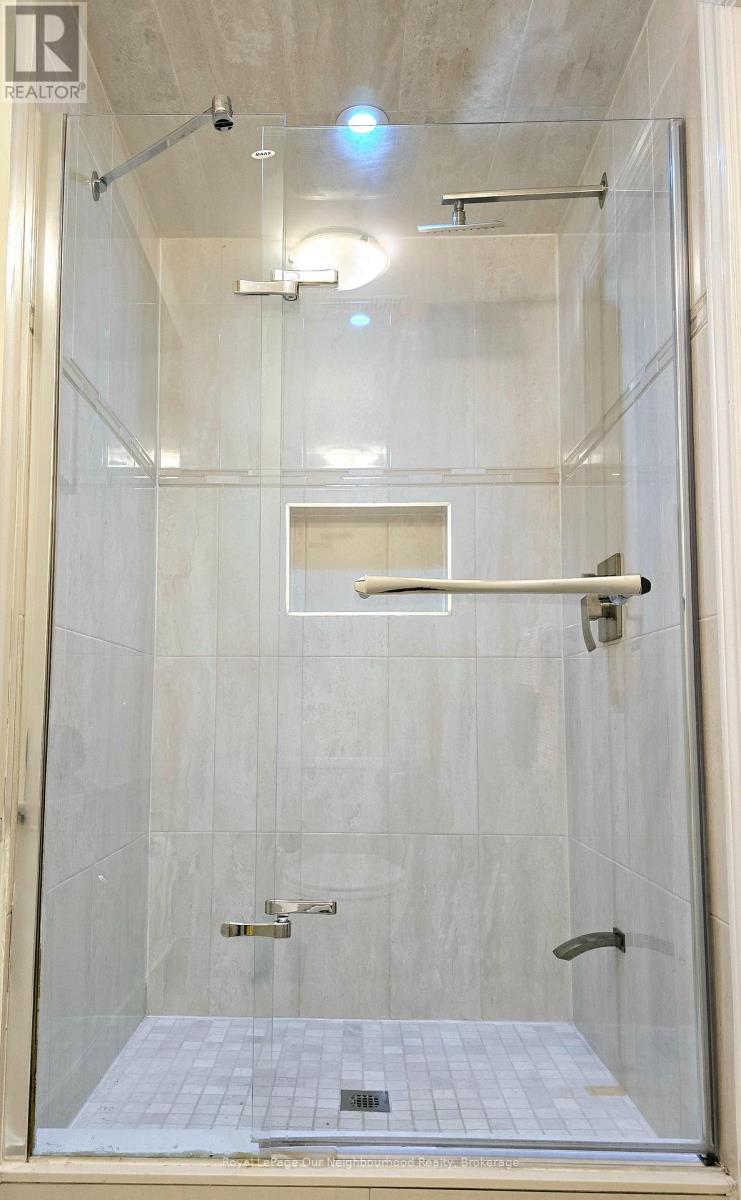 Main - 23 Beech Avenue, Toronto, Ontario  M4E 3H3 - Photo 15 - E12521358