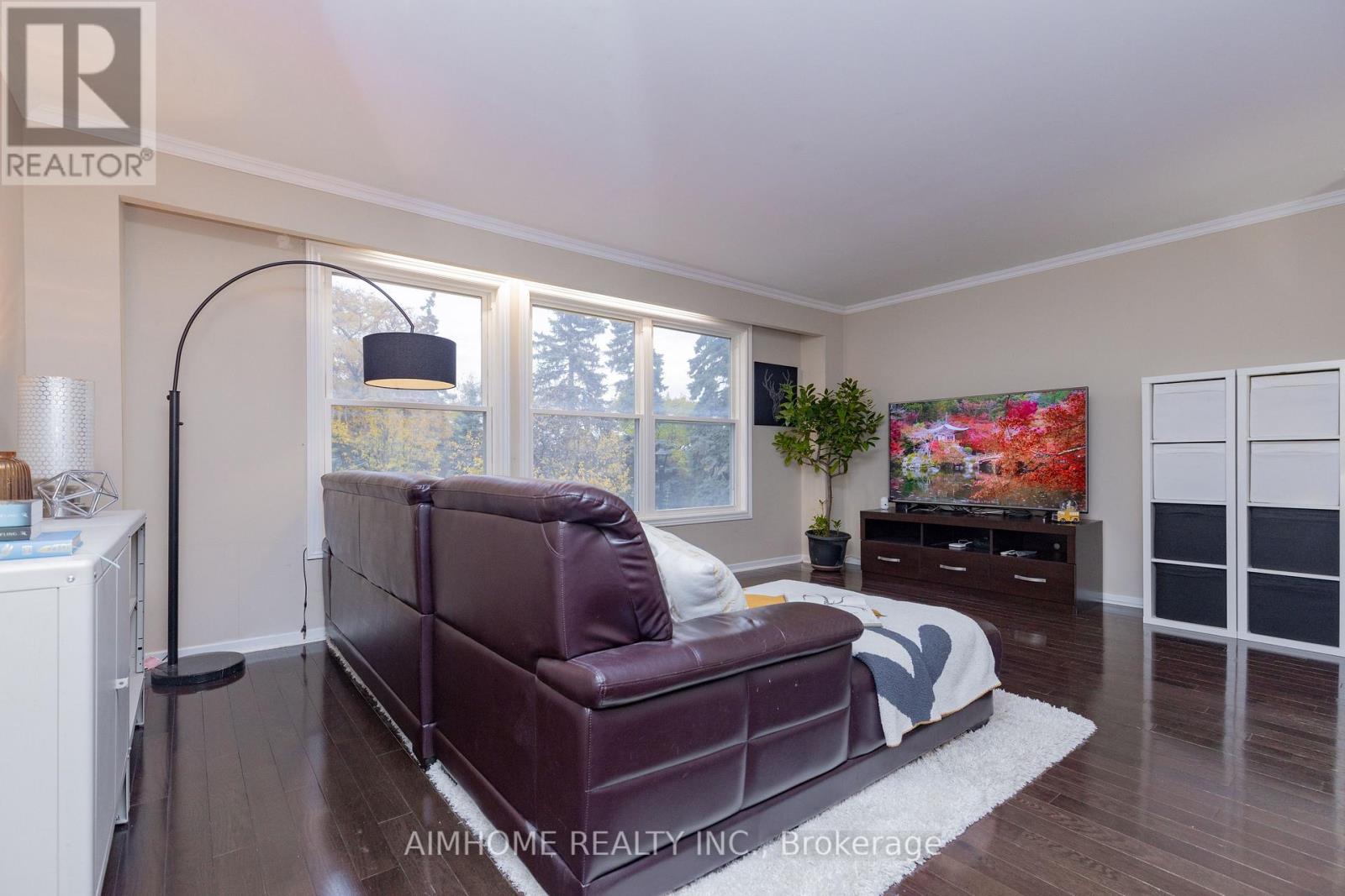 362 Simonston Boulevard, Markham, Ontario L3T 4T5 - Photo 6 - N12521246