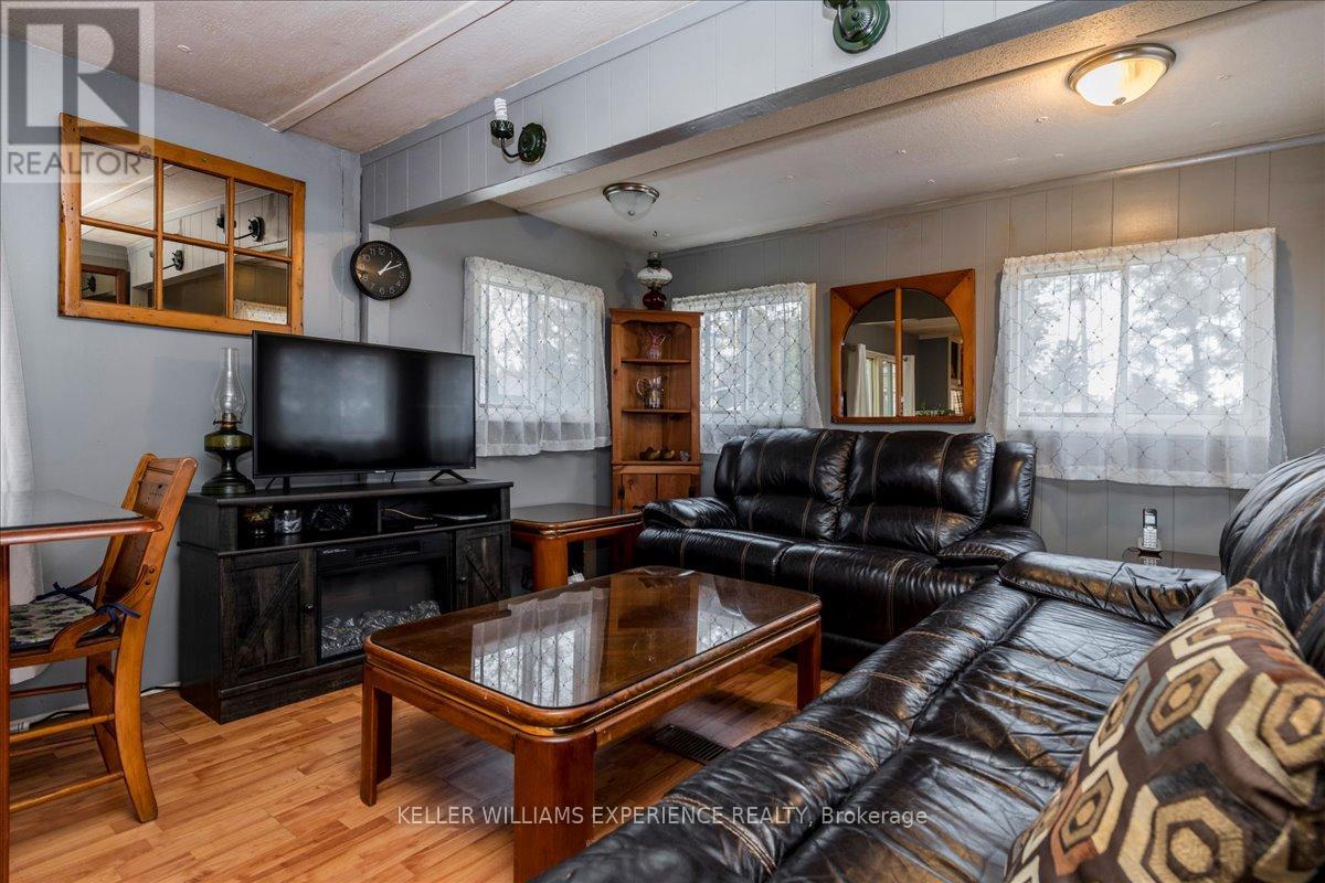 31 Third Street, Essa, Ontario  L0M 1B3 - Photo 10 - N12521254