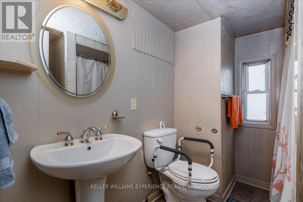 31 Third Street, Essa, Ontario  L0M 1B3 - Photo 13 - N12521254