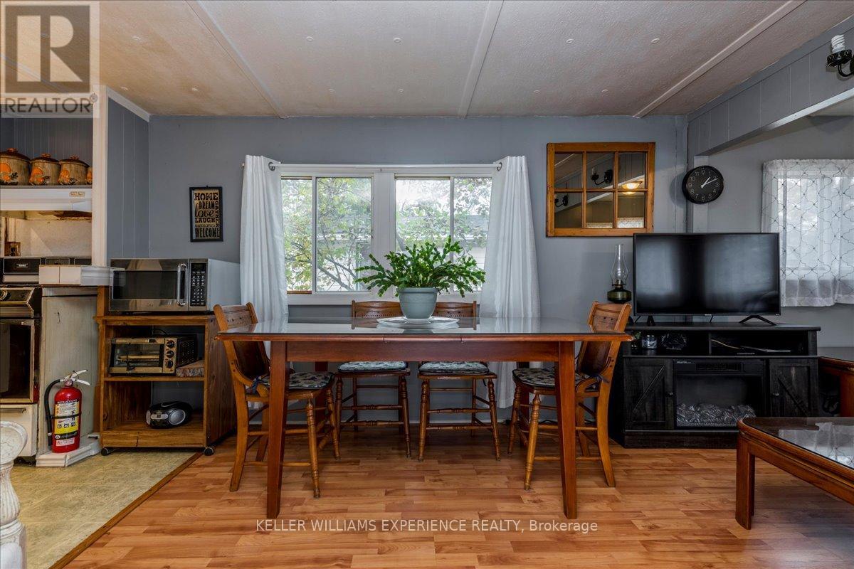 31 Third Street, Essa, Ontario  L0M 1B3 - Photo 8 - N12521254