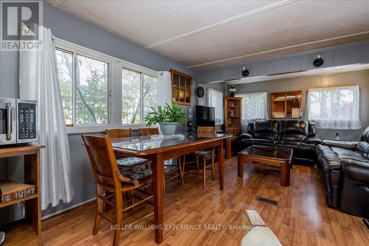 31 Third Street, Essa, Ontario  L0M 1B3 - Photo 9 - N12521254