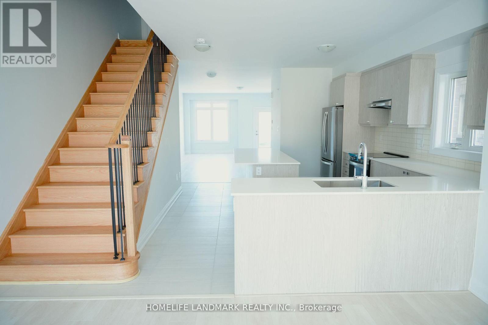 119 Seguin Street, Richmond Hill, Ontario  L4E 1N2 - Photo 5 - N12521332