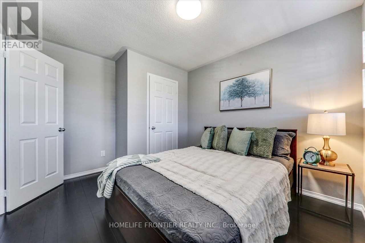 897 Miller Park Avenue, Bradford West Gwillimbury, Ontario  L3Z 2A4 - Photo 12 - N12521352