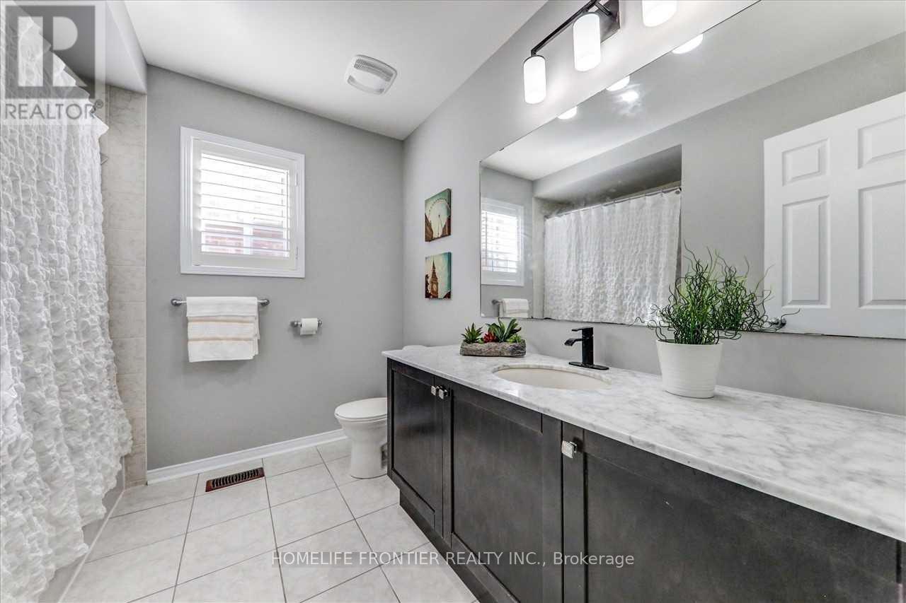 897 Miller Park Avenue, Bradford West Gwillimbury, Ontario  L3Z 2A4 - Photo 13 - N12521352