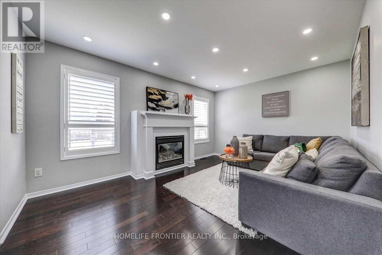 897 Miller Park Avenue, Bradford West Gwillimbury, Ontario  L3Z 2A4 - Photo 6 - N12521352