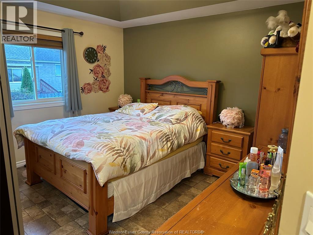 2412 Askin Avenue, Windsor, Ontario N9E 4Z1 - Photo 10 - 25028314