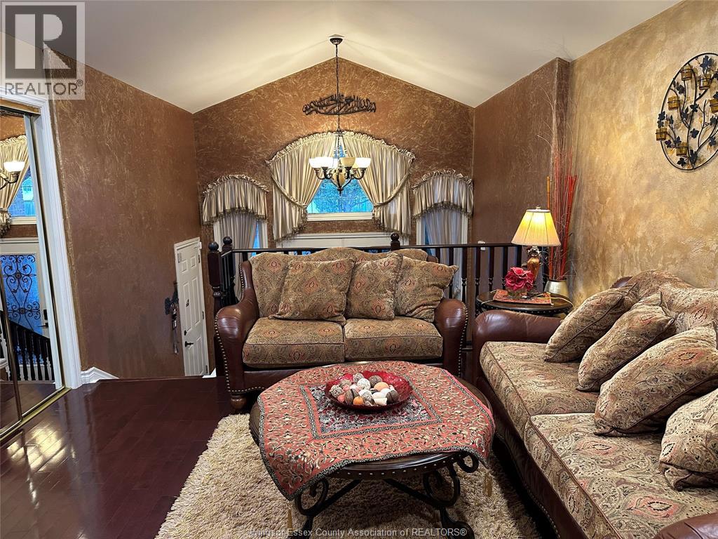 2412 Askin Avenue, Windsor, Ontario N9E 4Z1 - Photo 5 - 25028314