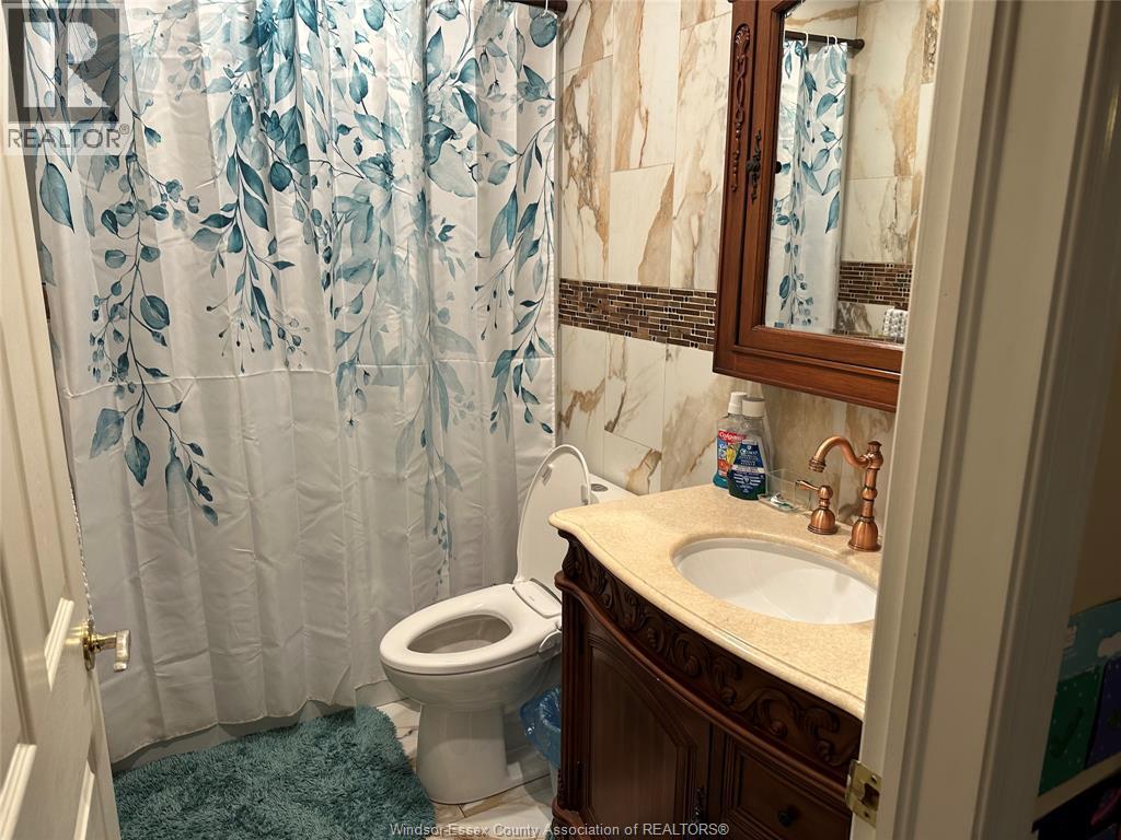 2412 Askin Avenue, Windsor, Ontario N9E 4Z1 - Photo 7 - 25028314