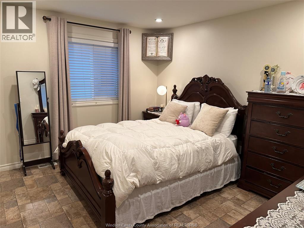 2412 Askin Avenue, Windsor, Ontario N9E 4Z1 - Photo 8 - 25028314