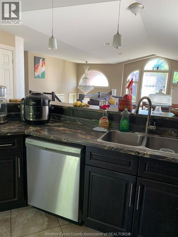 2365 Glenwood Unit# Upper, Windsor, Ontario N9E 3X7 - Photo 9 - 25028306