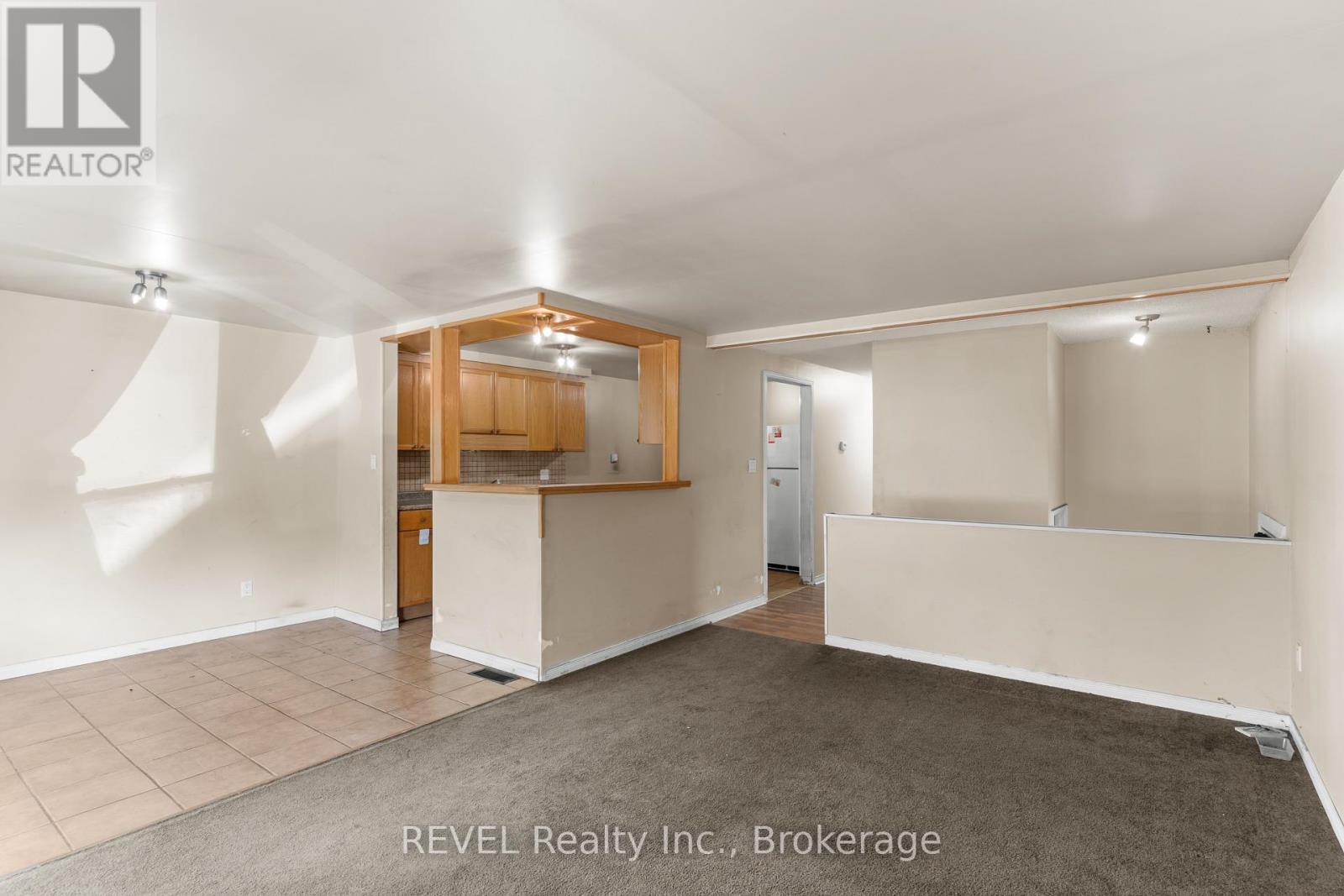 5016 Gage Court, Niagara Falls, Ontario  L2E 7B5 - Photo 4 - X12521372