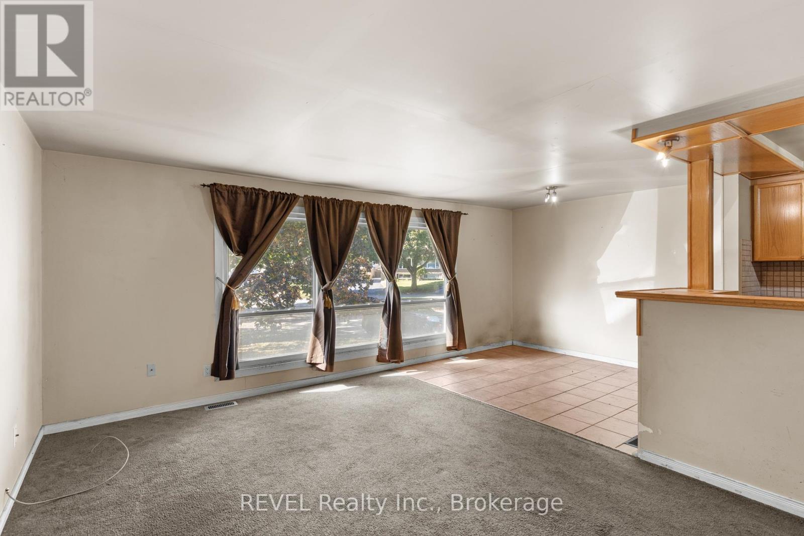 5016 Gage Court, Niagara Falls, Ontario  L2E 7B5 - Photo 5 - X12521372