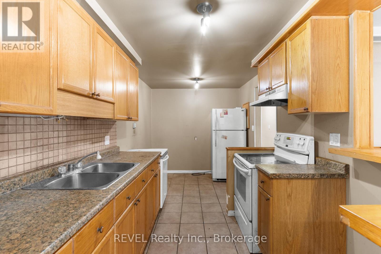 5016 Gage Court, Niagara Falls, Ontario  L2E 7B5 - Photo 7 - X12521372