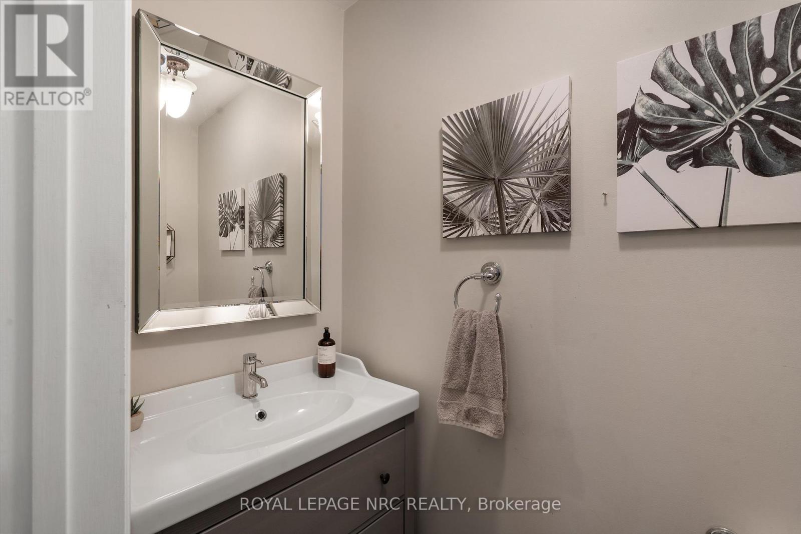 26 Elderwood Drive, St. Catharines, Ontario  L2S 3E5 - Photo 14 - X12521512