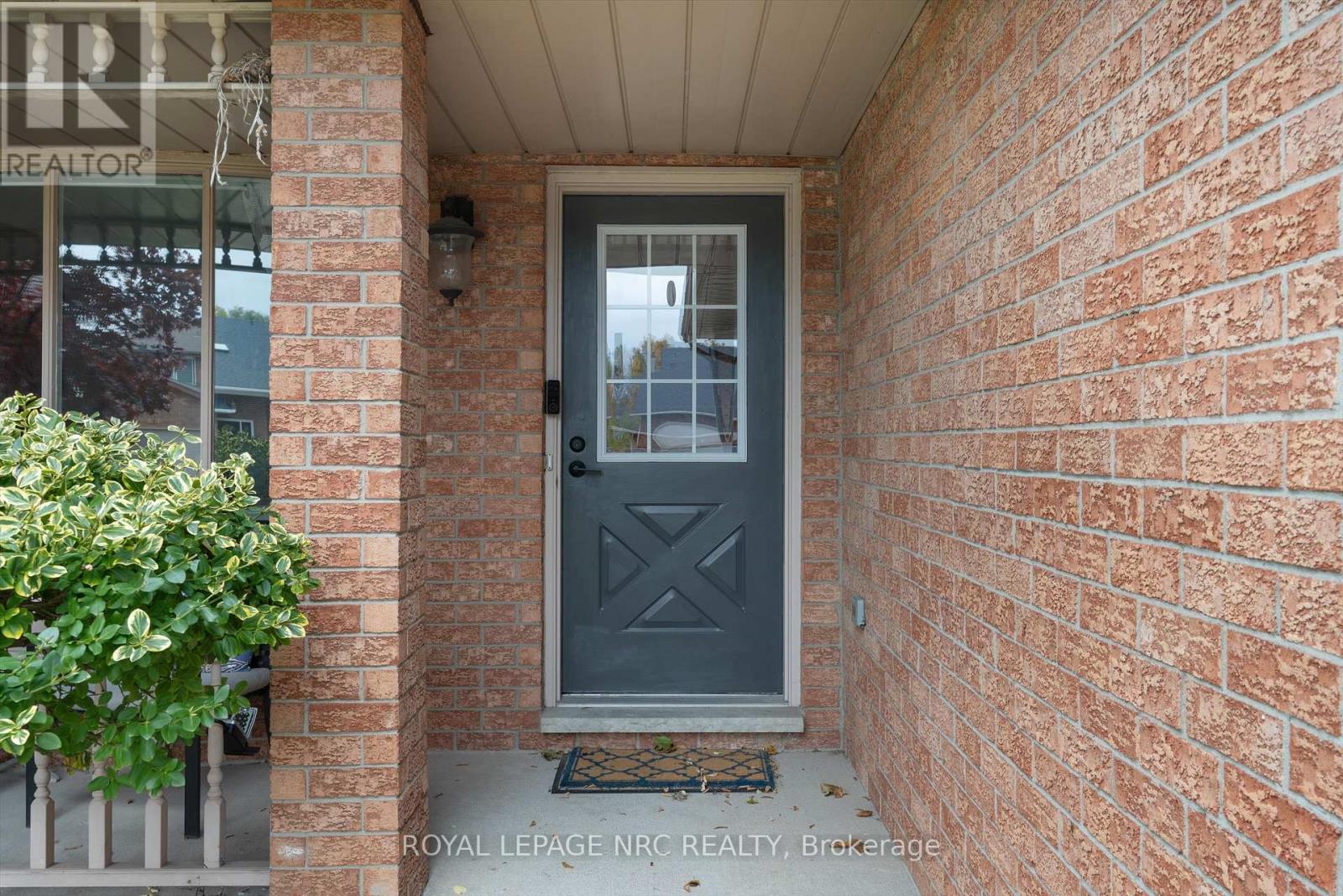 26 Elderwood Drive, St. Catharines, Ontario  L2S 3E5 - Photo 3 - X12521512