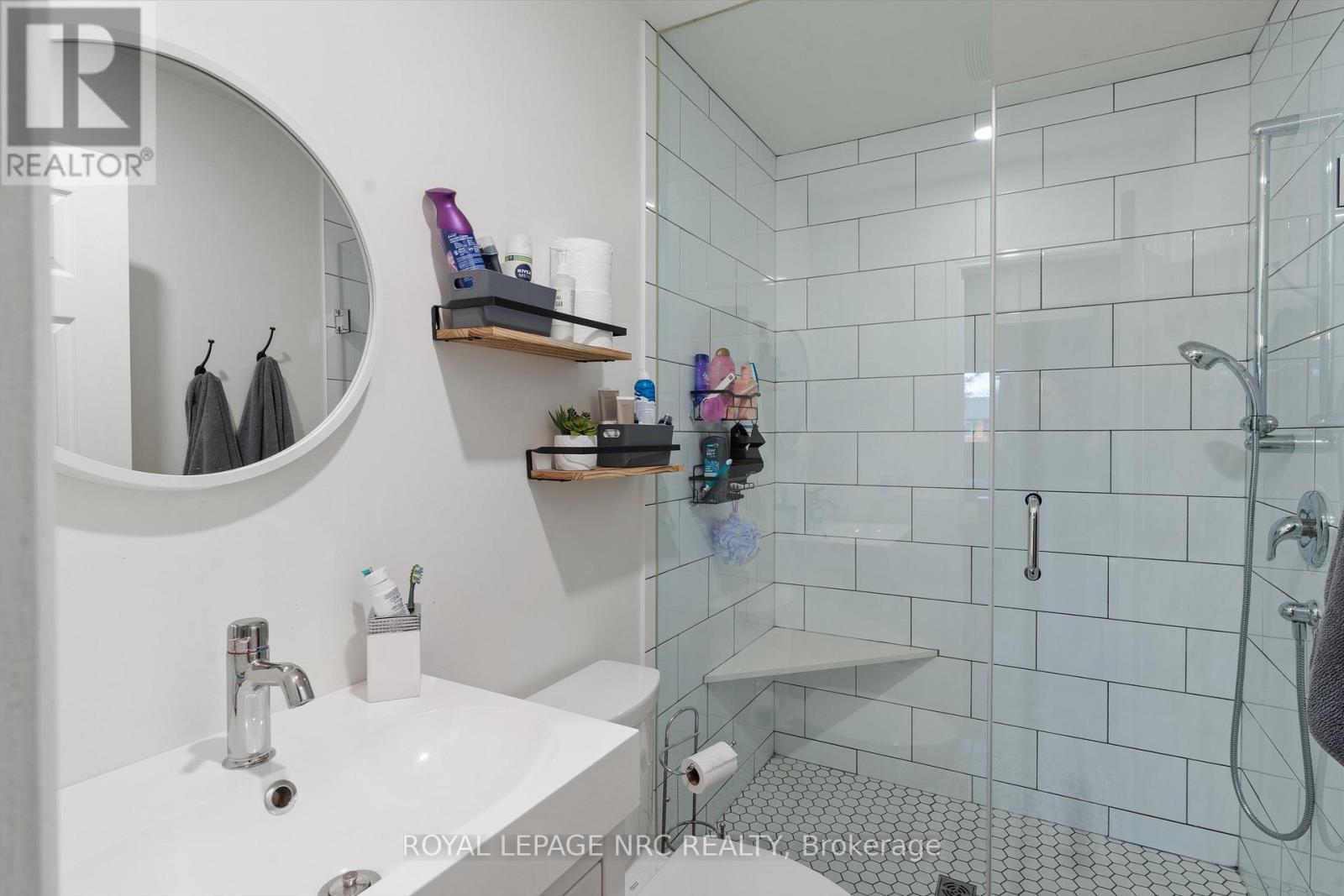 26 Elderwood Drive, St. Catharines, Ontario  L2S 3E5 - Photo 33 - X12521512