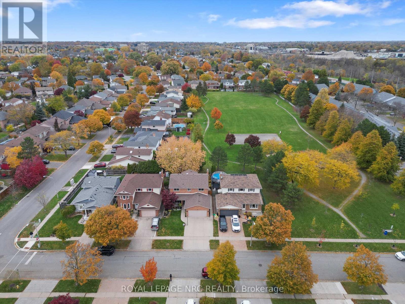 26 Elderwood Drive, St. Catharines, Ontario  L2S 3E5 - Photo 6 - X12521512