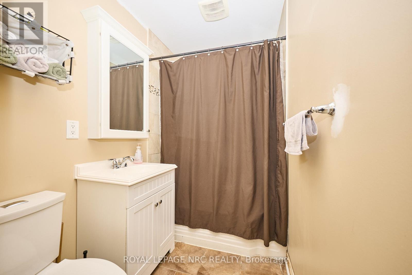 21 Silverdale Drive, St. Catharines, Ontario  L2M 3M9 - Photo 17 - X12521634