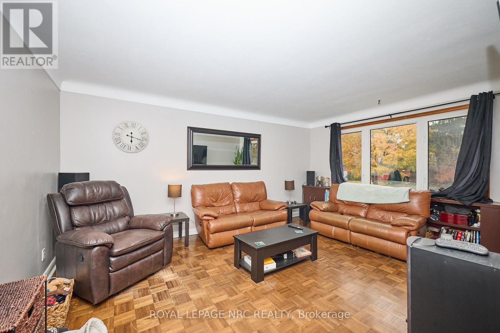 21 Silverdale Drive, St. Catharines, Ontario  L2M 3M9 - Photo 3 - X12521634