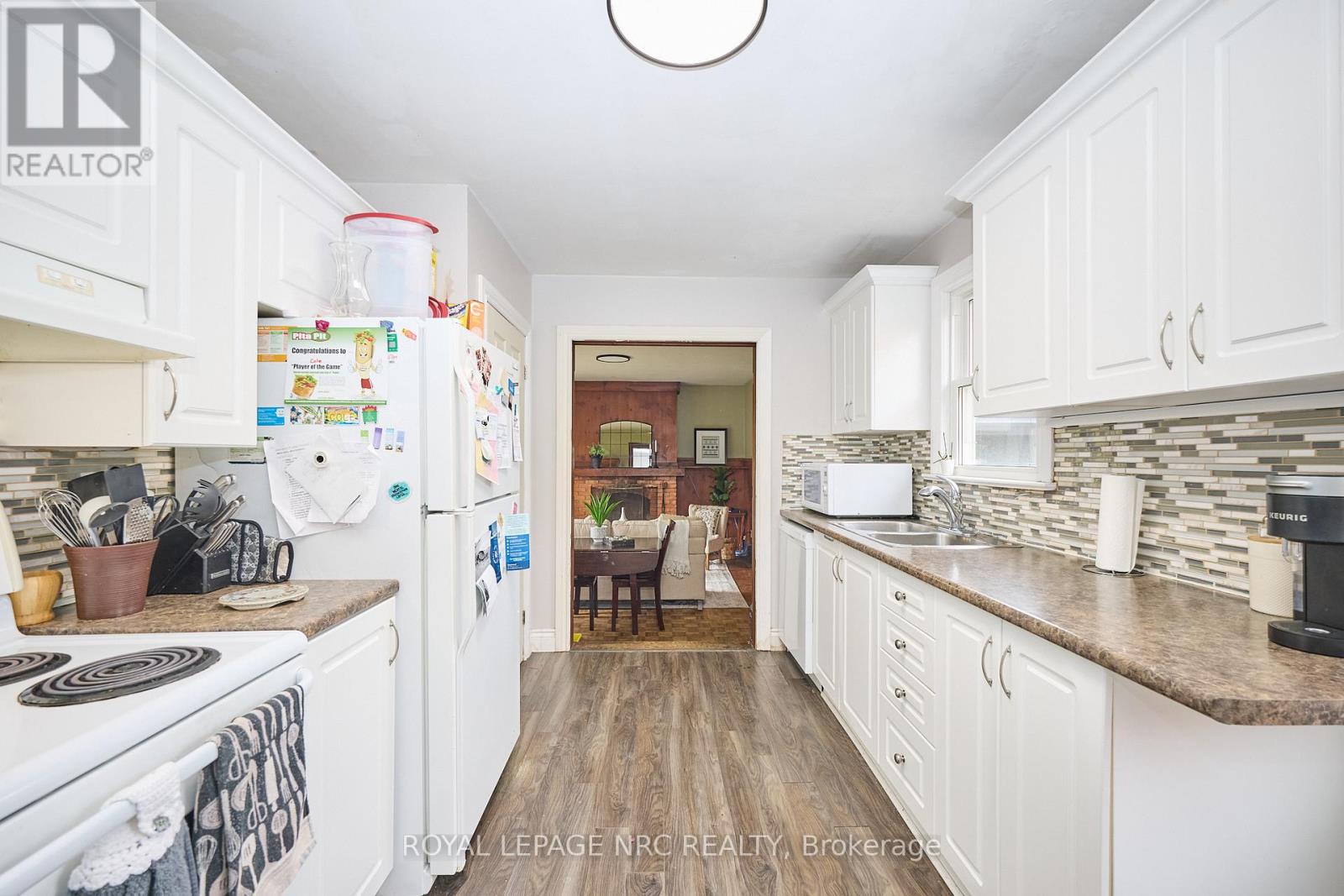 21 Silverdale Drive, St. Catharines, Ontario  L2M 3M9 - Photo 8 - X12521634