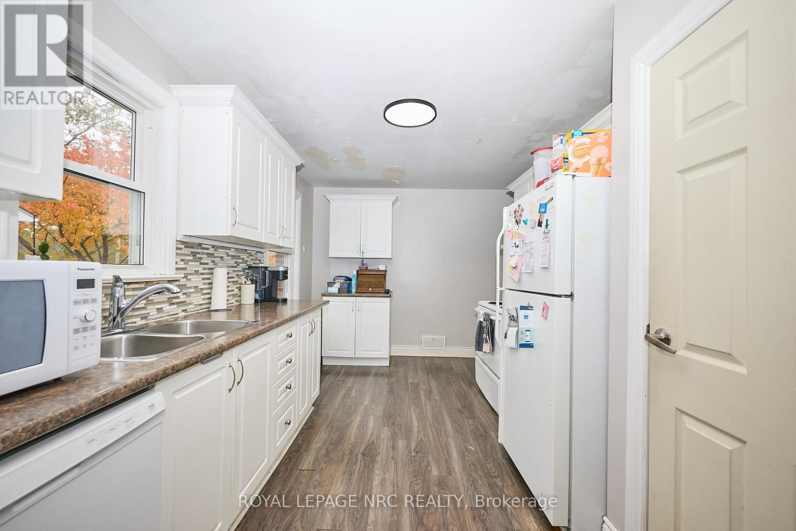 21 Silverdale Drive, St. Catharines, Ontario  L2M 3M9 - Photo 9 - X12521634